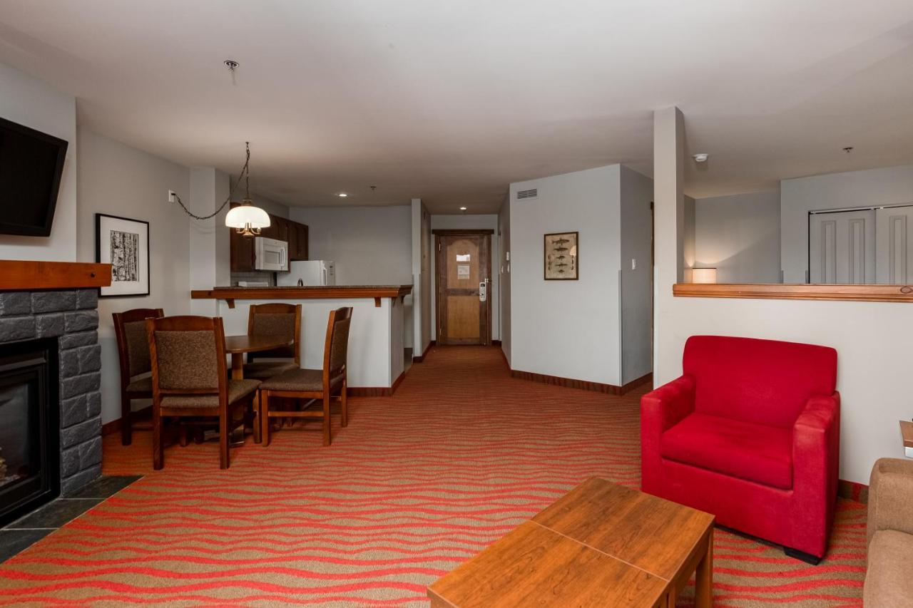 Hotel La Tour Des Voyageurs II Mont-Tremblant Esterno foto